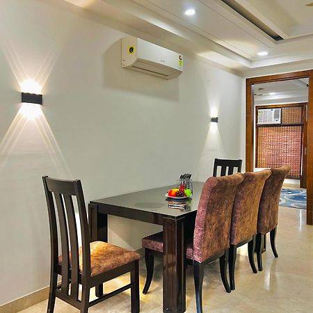 Bedchambers Serviced Apartments, Ardee City 古尔冈 外观 照片
