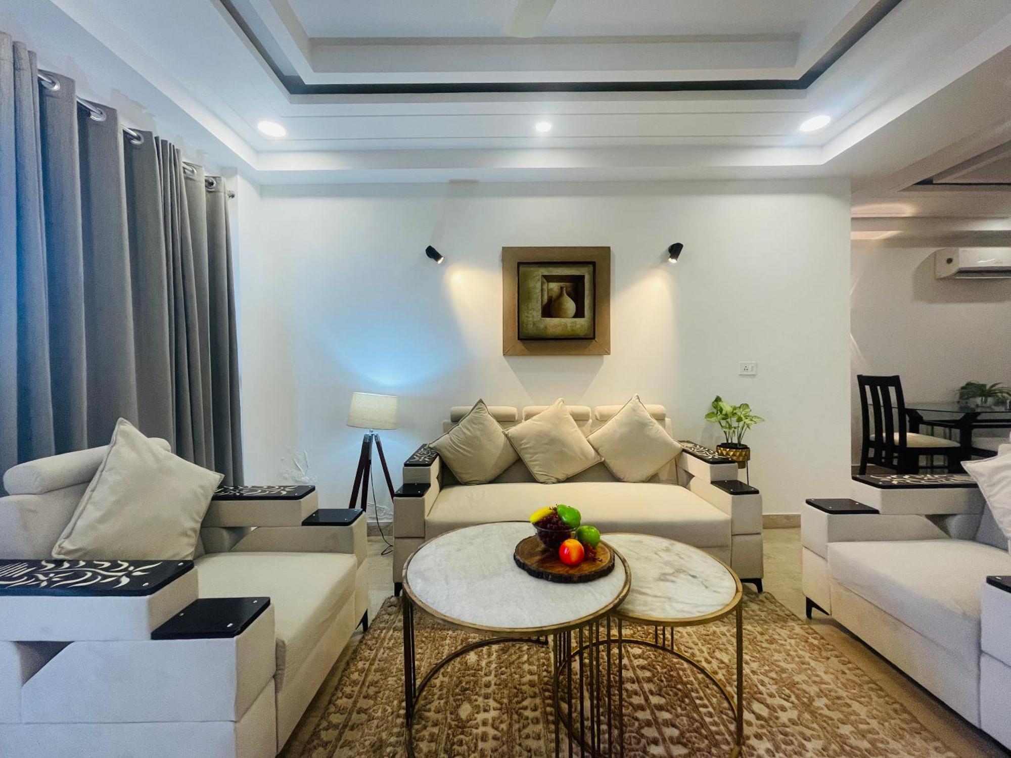 Bedchambers Serviced Apartments, Ardee City 古尔冈 外观 照片